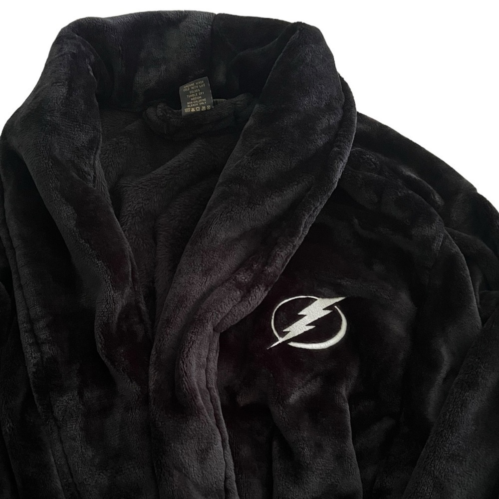 Tampa Bay Lightning Fleece Shawl Collar Robe One Size (Unisex) - Picture 2 of 5